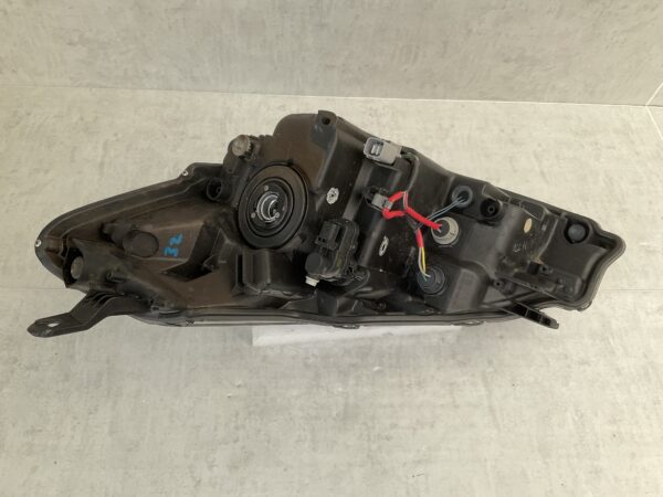 KOPLAMP TOYOTA YARIS 3 FACELIFT ORIGINEEL RECHTS TO-4469