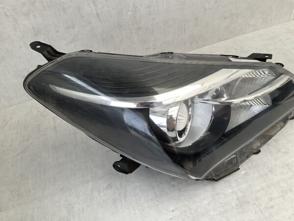 KOPLAMP TOYOTA YARIS 3 FACELIFT ORIGINEEL RECHTS TO-4469