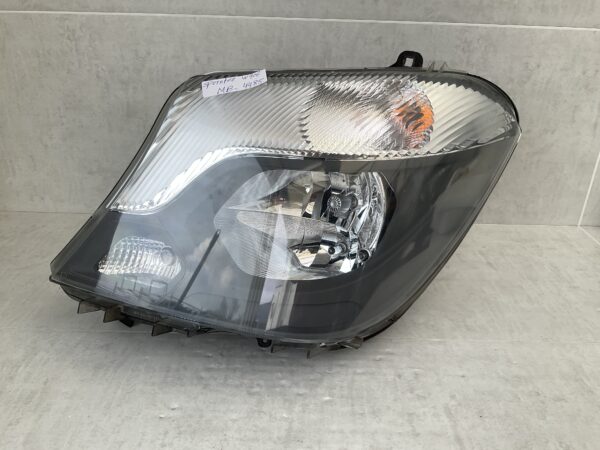 KOPLAMP MERCEDES W906 SPRINTER FACELIFT A9068202361 LINKS MB-4485