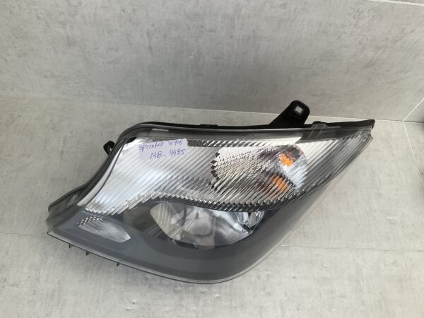 KOPLAMP MERCEDES W906 SPRINTER FACELIFT A9068202361 LINKS MB-4485