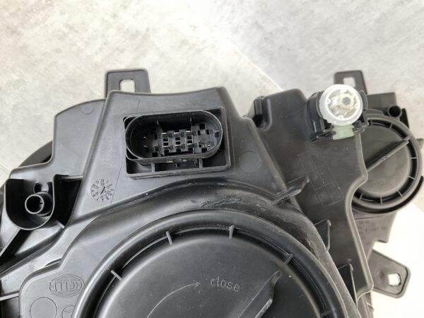 KOPLAMP MERCEDES W906 SPRINTER FACELIFT A9068205700 RECHTS MB-4495
