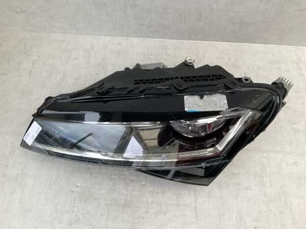 KOPLAMP SKODA SUPERB 3 CRYSTAL LIGHTING ORIGINEL LINKS SK-4509