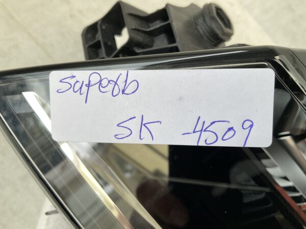 KOPLAMP SKODA SUPERB 3 CRYSTAL LIGHTING ORIGINEL LINKS SK-4509