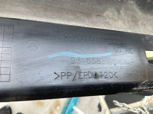 Dorpel Mercedes gla w156 A1566901840 Zijskirt rechts MB-21381