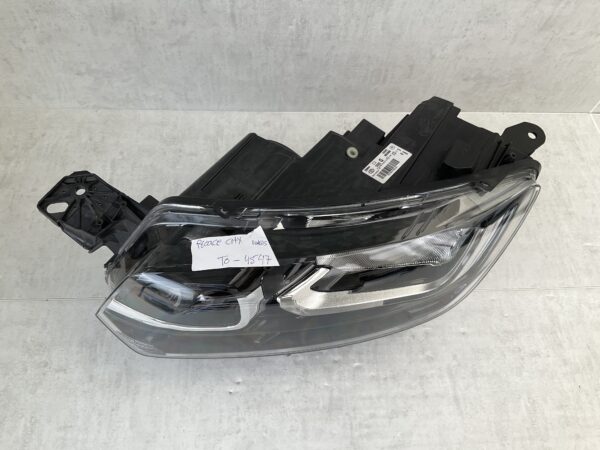 KOPLAMP TOYOTA PROACE CITY LED 9835780680 LINKS TO-4547