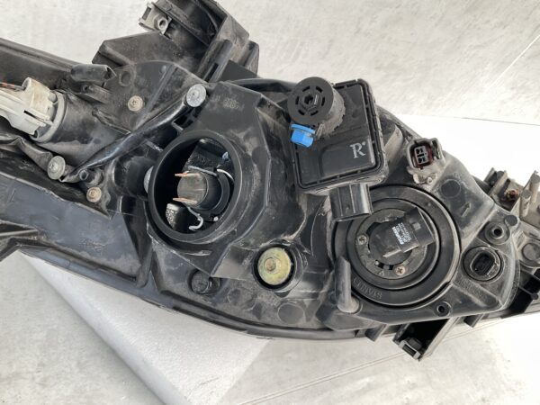 KOPLAMP MAZDA 5 2.0 XENON P4998 RECHTS MA-4532
