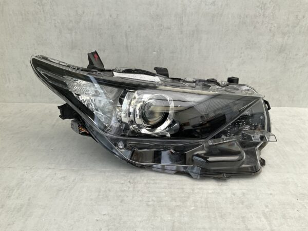 KOPLAMP TOYOTA AURIS E18 12-18  FULL LED 8110-02K30 (OORTJE STUK) LINKS TO-4581
