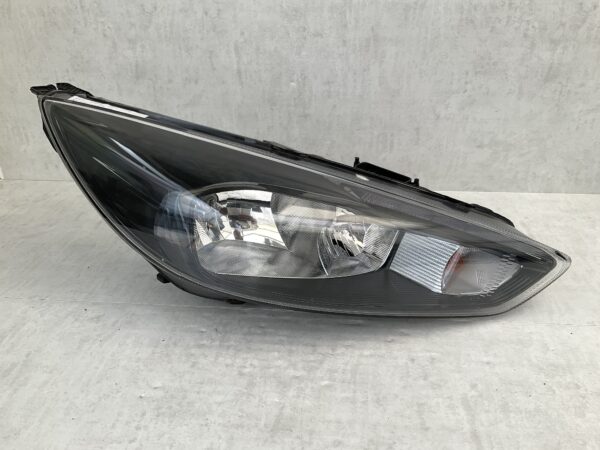 KOPLAMP FORD FOCUS MK3 HALOGEEN 6143111C9N RECHTS FO-5086