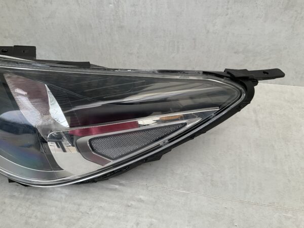 KOPLAM KIA RIO IV STANDAARD 17- 92101-H8 LINKS KI-4601