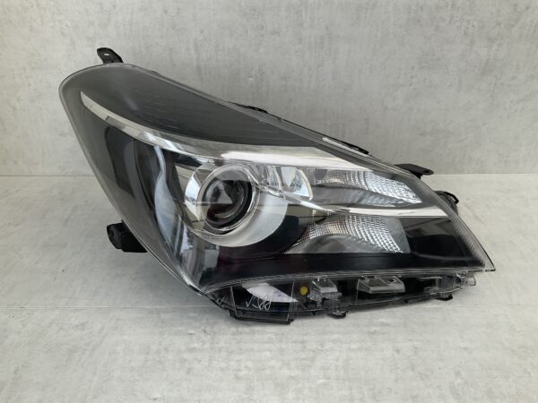 KOPLAMP TOYOTA YARIS 14-17 ORIGINEEL RECHTS TO-45609