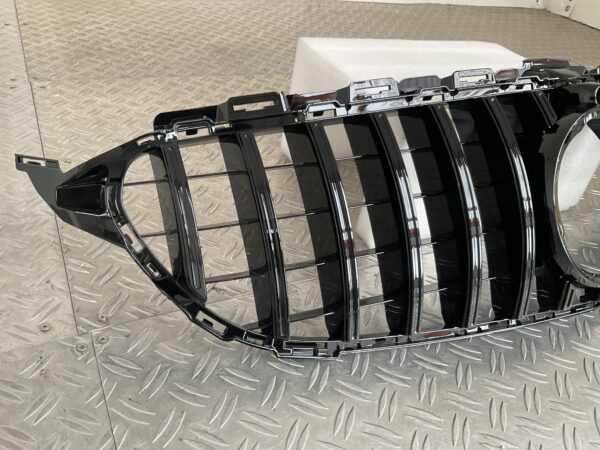 GT Panamericana Grill Mercedes C Klasse W205 Facelift 17-21 Camera Zwart Grille W205-FL