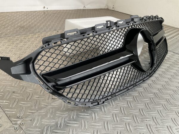 Grill Mercedes W205 C Klasse C43 Hoogglans AMG-line AMG Look Zwart Grille W205-C43