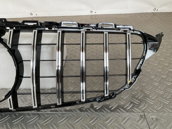 Grill Mercedes C Klasse W205 14-17 Panamericana GT Grille Camera Chrome W205-C