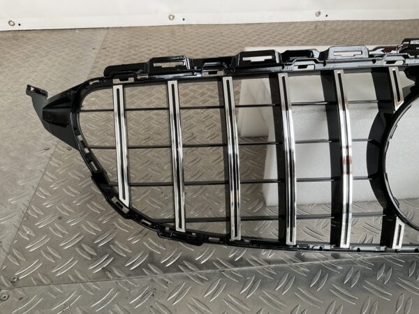 Grill Mercedes C Klasse W205 14-17 Panamericana GT Grille Camera Chrome W205-C