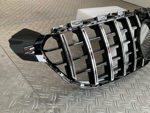 Grill Mercedes C Klasse W205 C63 Facelift 17-21 Panamericana GT Grille Camera Chrome W205-C63