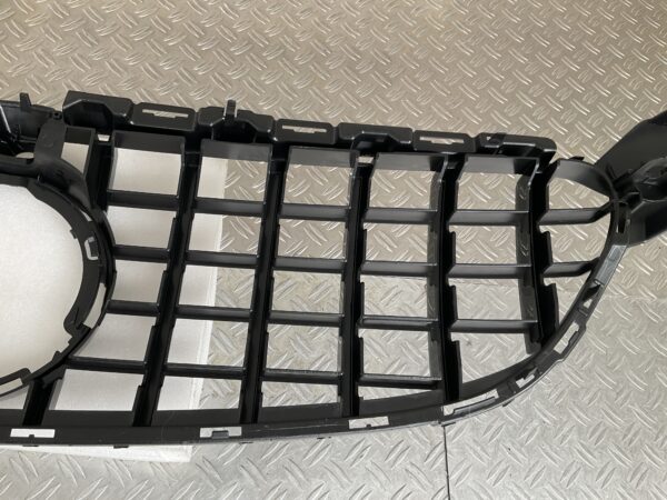 Grill Mercedes C Klasse W205 C63 Facelift 17-21 Panamericana GT Grille Camera Chrome W205-C63