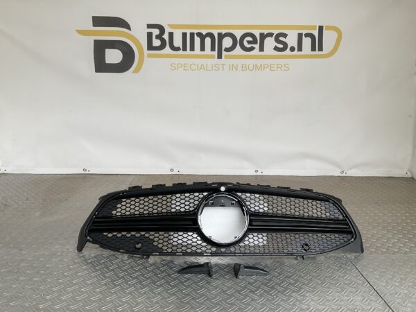 Grill Mercedes CLA Klasse W118 CLA 35 AMG 19-23 Hoogglans Camera Zwart Grille W118-c35