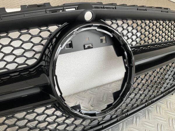 Grill Mercedes CLA Klasse W118 CLA 35 AMG 19-23 Hoogglans Camera Zwart Grille W118-c35
