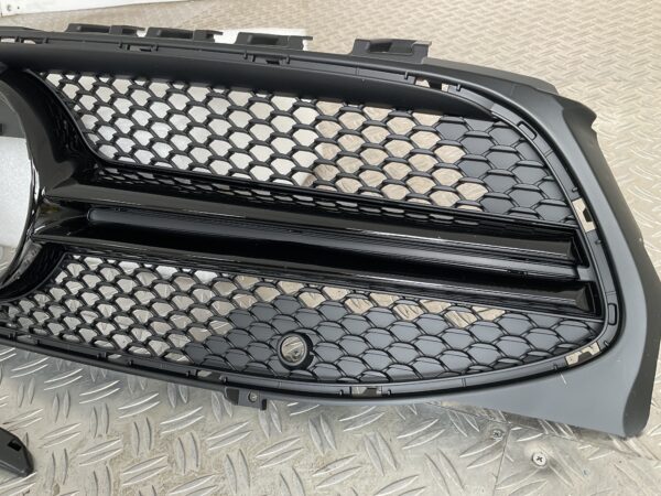 Grill Mercedes CLA Klasse W118 CLA 35 AMG 19-23 Hoogglans Camera Zwart Grille W118-c35
