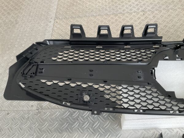 Grill Mercedes CLA Klasse W118 CLA 35 AMG 19-23 Hoogglans Camera Zwart Grille W118-c35