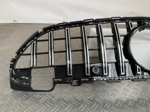 Grill Mercedes C Klasse W206 22-25 GT Panamericana Grille Camera Chrome W206