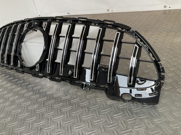 Grill Mercedes C Klasse W206 22-25 GT Panamericana Grille Camera Chrome W206
