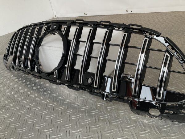 Grill Mercedes C Klasse W206 22-25 GT Panamericana Grille Camera Chrome W206