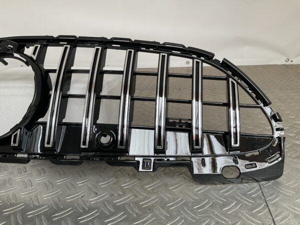 Grill Mercedes C Klasse W206 22-25 GT Panamericana Grille Camera Chrome W206