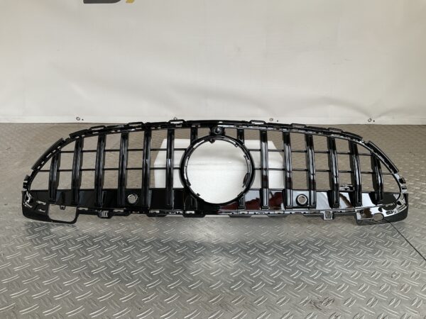 Grill Mercedes C Klasse W206 22-25 GT Panamericana Grille Camera Zwart W206