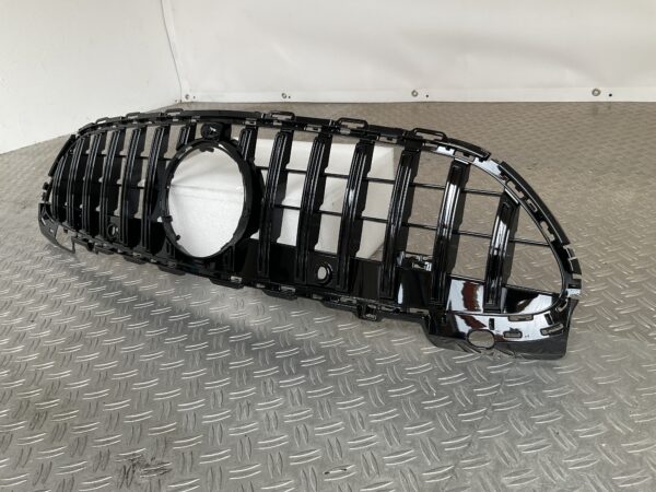 Grill Mercedes C Klasse W206 22-25 GT Panamericana Grille Camera Zwart W206