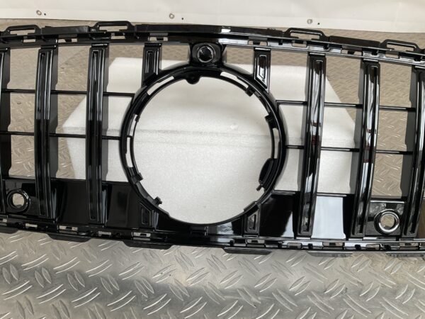 Grill Mercedes C Klasse W206 22-25 GT Panamericana Grille Camera Zwart W206