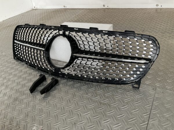 Grill Mercedes GLA Klasse W156 Facelift 16-19 Diamond Grille W156-D