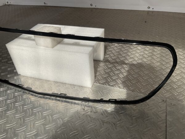 Bumper Grill Sierlijst Zwart Mercedes E Klasse W213 AMG 16-21 Grill Lijst Hoogglans