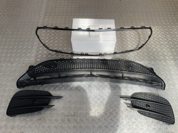 Bumper Rooster Grill Sierlijst Mercedes E Klasse W213 AMG 16-21 A2138856800 Onderrooster Grille