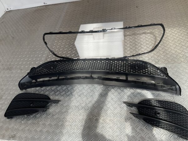 Bumper Rooster Grill Sierlijst Mercedes E Klasse W213 AMG 16-21 A2138856800 Onderrooster Grille
