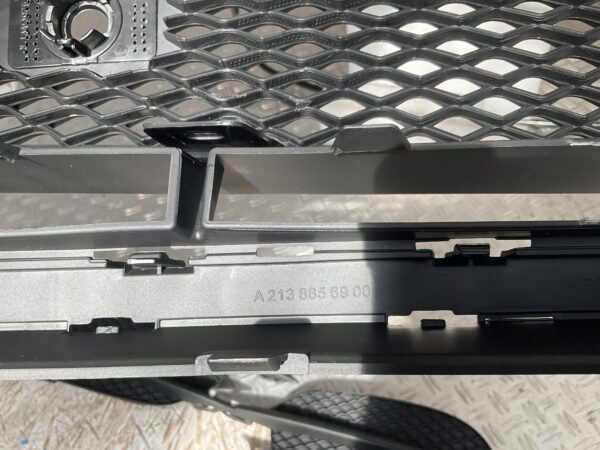 Bumper Rooster Grill Sierlijst Mercedes E Klasse W213 AMG 16-21 A2138856800 Onderrooster Grille