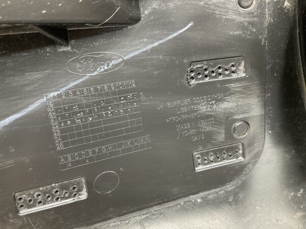 Bumper Ford Mustang Mach-E LJ8B-17E857-A Voorbumper D9-14777z
