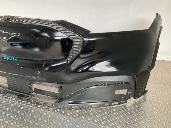 Bumper Ford Mustang Mach-E LJ8B-17E857-A Voorbumper D9-14741