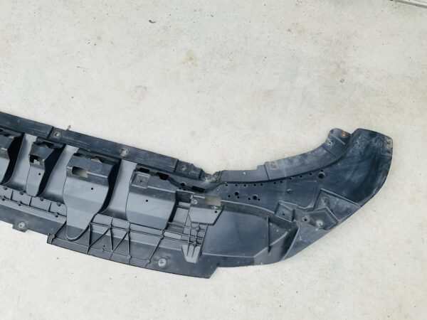 Onderplaat Audi Q8 4M8807611F Bumperlip AU-21510