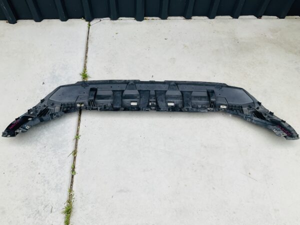Onderplaat Audi Q8 4M8807611F Bumperlip AU-21510