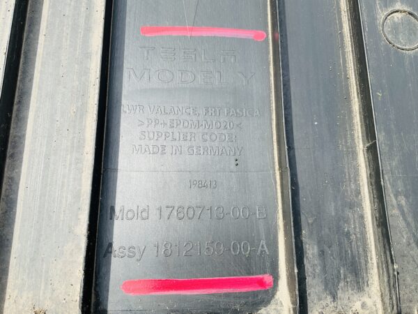 Onderplaat Tesla Model Y 1812159-00-A Bumperlip TE-21518