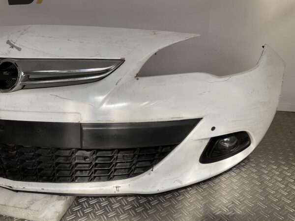 Bumper Opel Astra J 4 2007-2011 13264551 Voorbumper