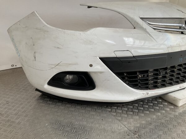 Bumper Opel Astra J 4 2007-2011 13264551 Voorbumper
