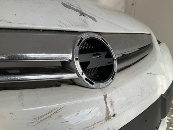 Bumper Opel Astra J 4 2007-2011 13264551 Voorbumper