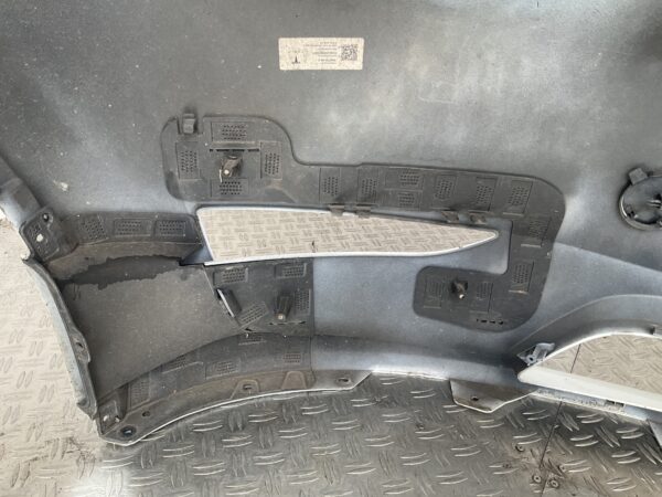 Bumper Tesla Model Y 2020-2024 1540100-06-C Voorbumper M1-15122z