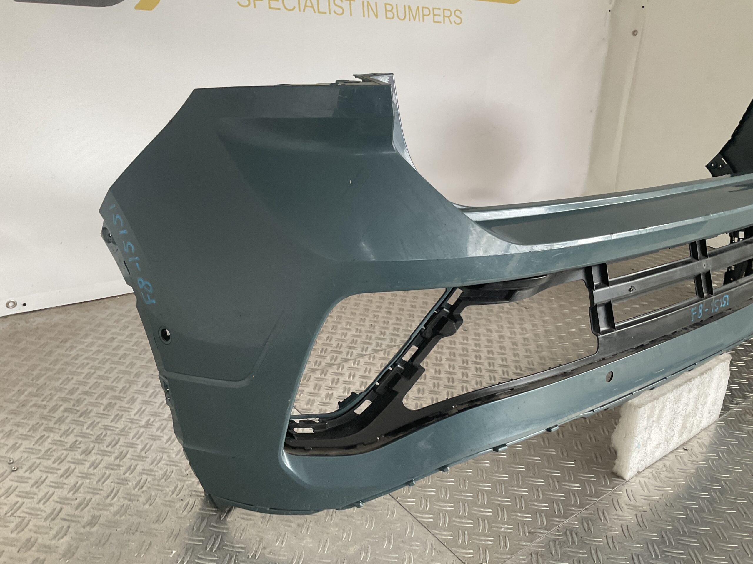 Bumper Volkswagen TRoc T-Roc Rline R-Line Facelift 2GA807421J Achterbumper F8-15151z