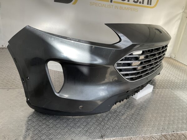 Bumper Ford Kuga MK3 20- LV4B-17C831-J Voorbumper D5-15456z