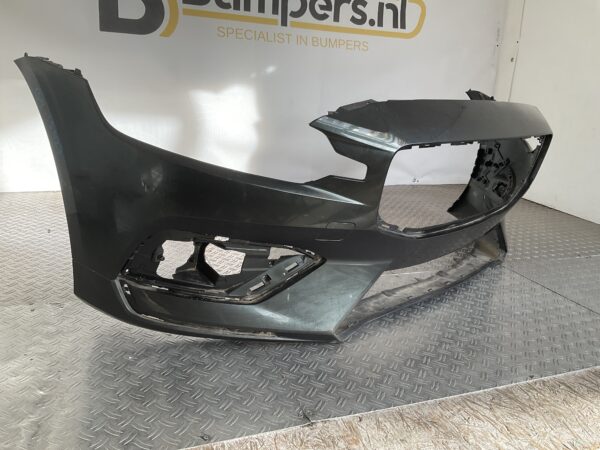 Bumper Volvo S60 V60 2018-2022 31690589 Voorbumper B9-15427z