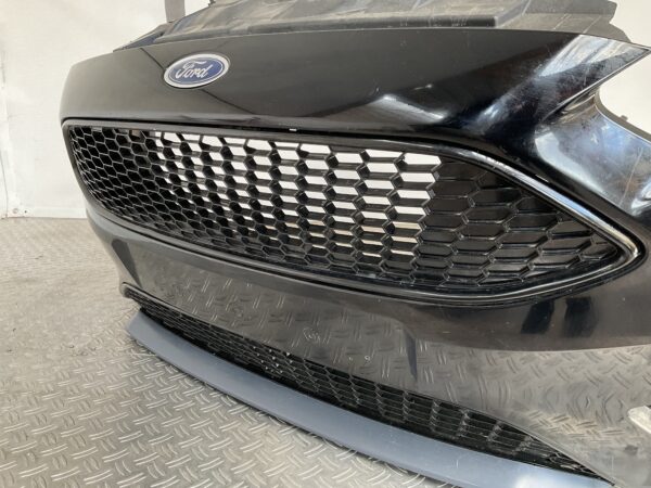 Bumper Ford Focus Mk3 III ST line Facelift 14-18 F1EB-17757-A Voorbumper D9-15640z