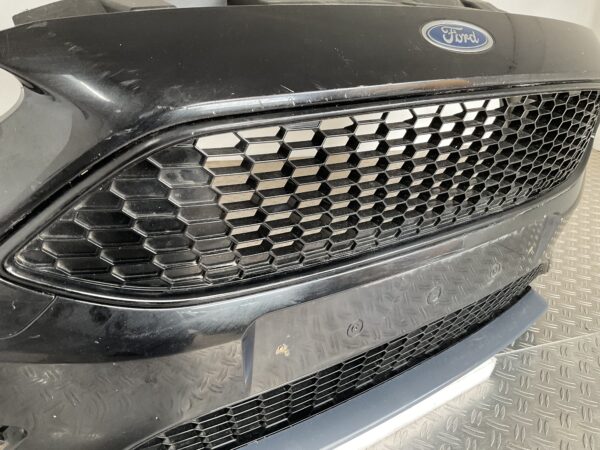 Bumper Ford Focus Mk3 III ST line Facelift 14-18 F1EB-17757-A Voorbumper D9-15639z